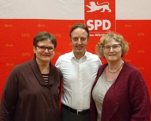 Leni Breymaier mit Macit Karaahmetoglu und Hanna Wälzel-Köster